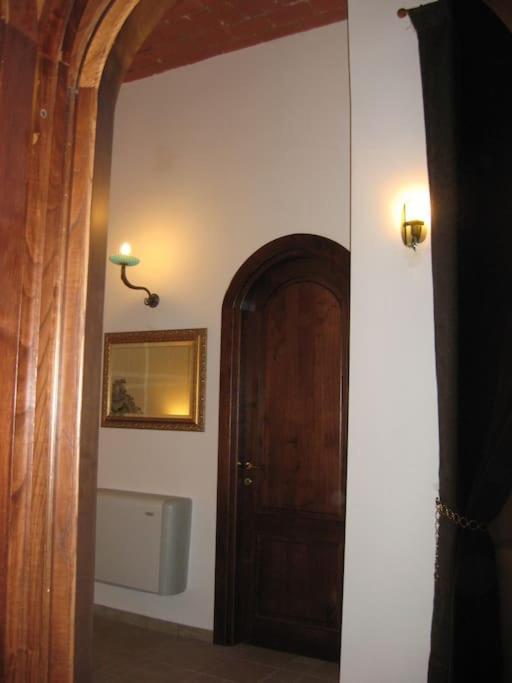 Vivilo Collection - Opera Teather Apartment - Very Central Roma Ngoại thất bức ảnh